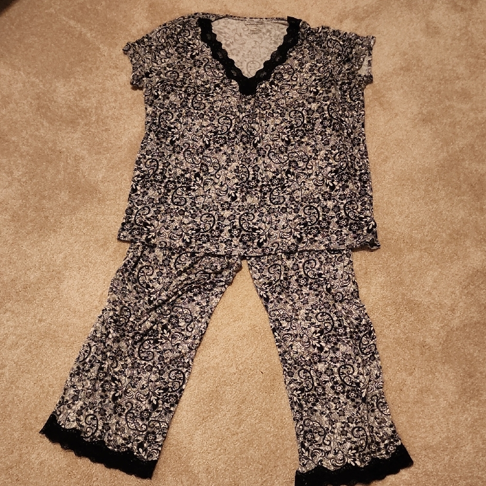 Women's Black and White Lace Trim Pajama Set